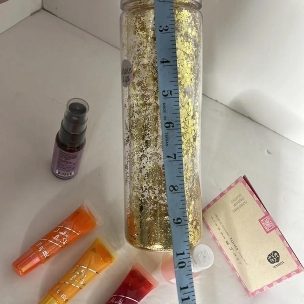 Make up bundle with drink bottle